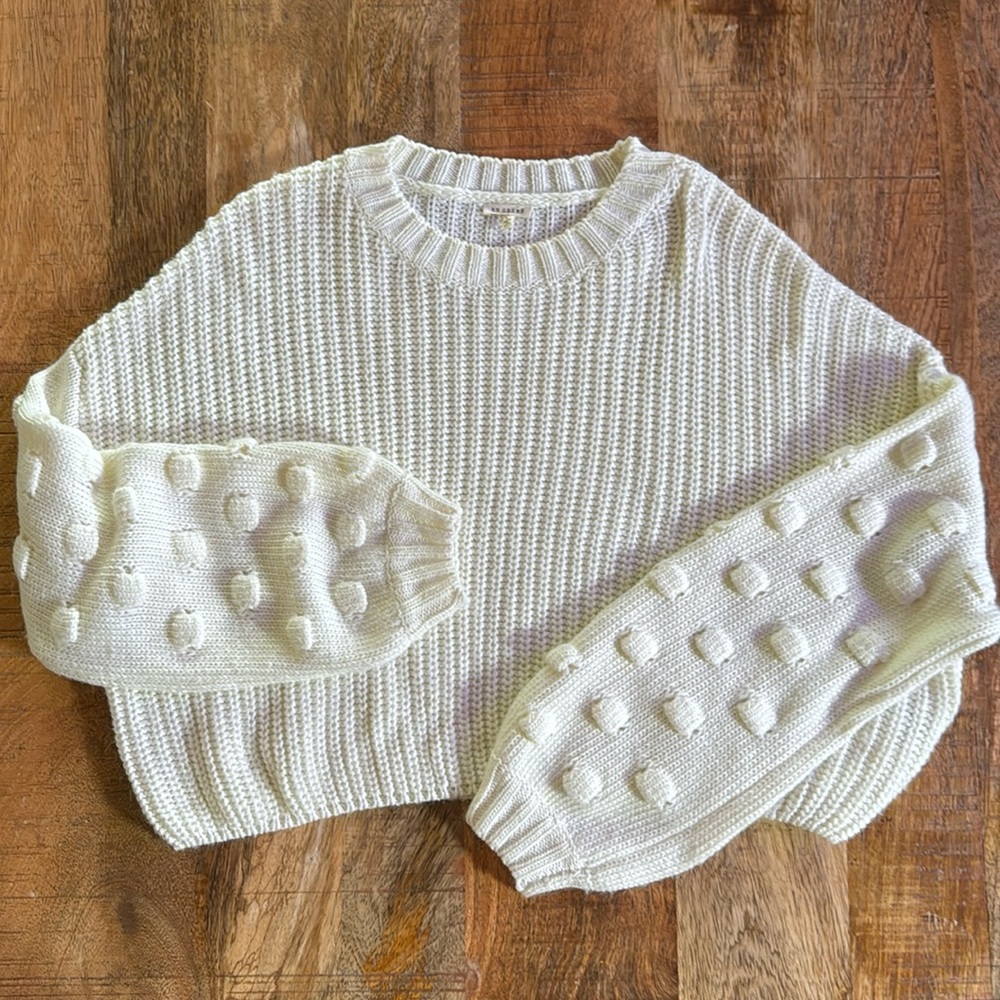 En Créme Dot Sleeve Sweater Size L (stain on sleeve)